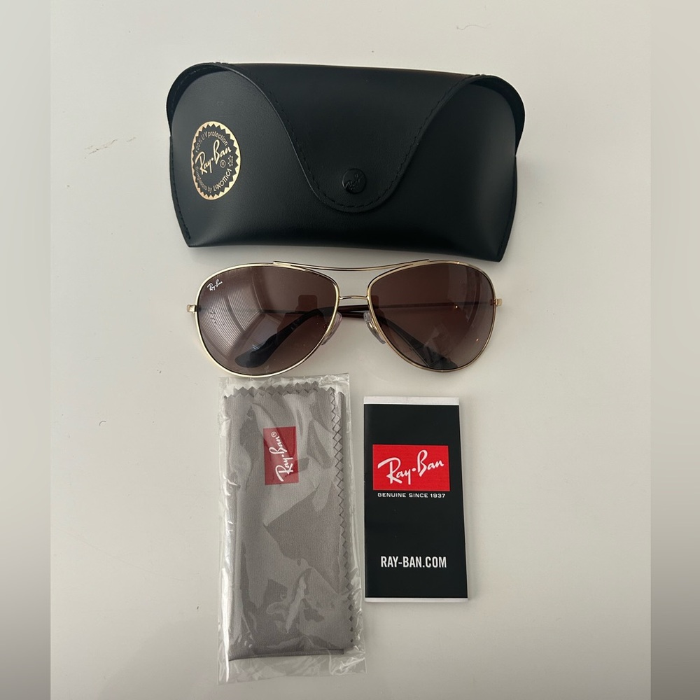 Ray Ban Aviator Gold Frame Sunglasses